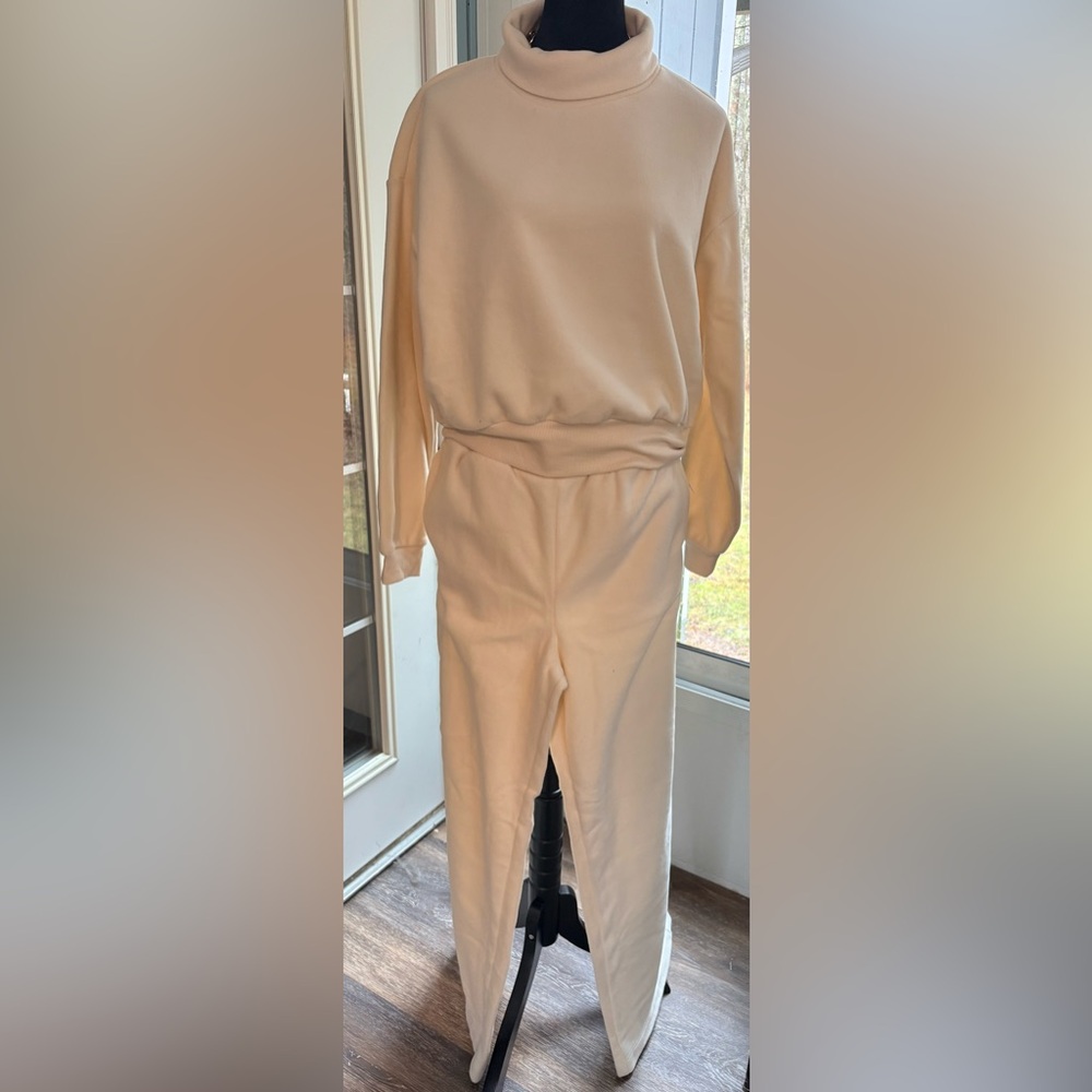 Women's Cream Casual Lounge Set